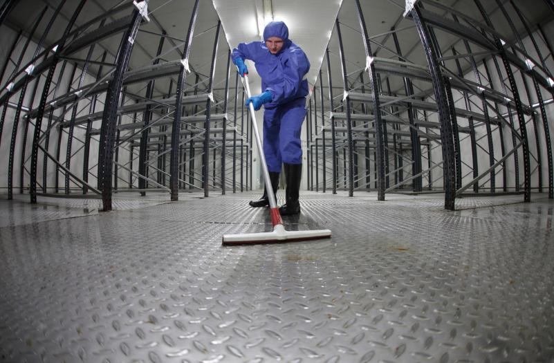 Làm thế nào để vệ sinh nhà xưởng tiết kiệm thời gian