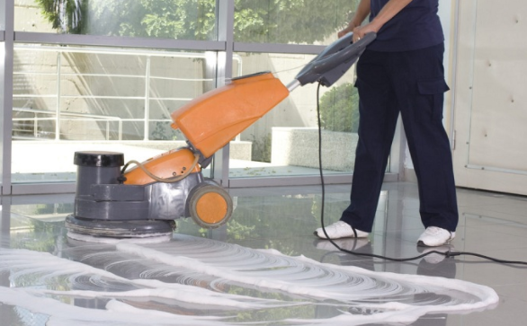 Hóa chất tẩy bóng sàn nhà là phần không thể trong quá trình đánh bóng sàn đá.
