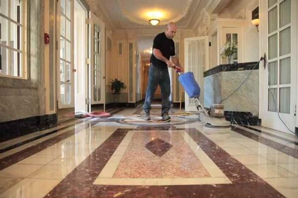 Đánh bóng sàn gạch Marble bằng hóa chất, dụng cụ chuyên dụng.