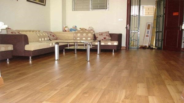 Bạn sẽ làm hỏng sàn nhà mới thi công nếu vệ sinh không đúng cách