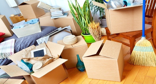 Khi chuyển nhà bạn có thể bỏ bớt đồ dùng cũ không dùng đến